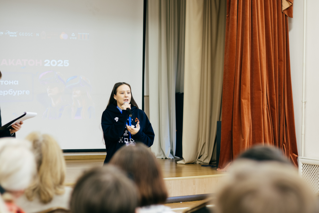 3 модели дронов с разными характеристиками: учебный, гоночный и промышленный Varwin