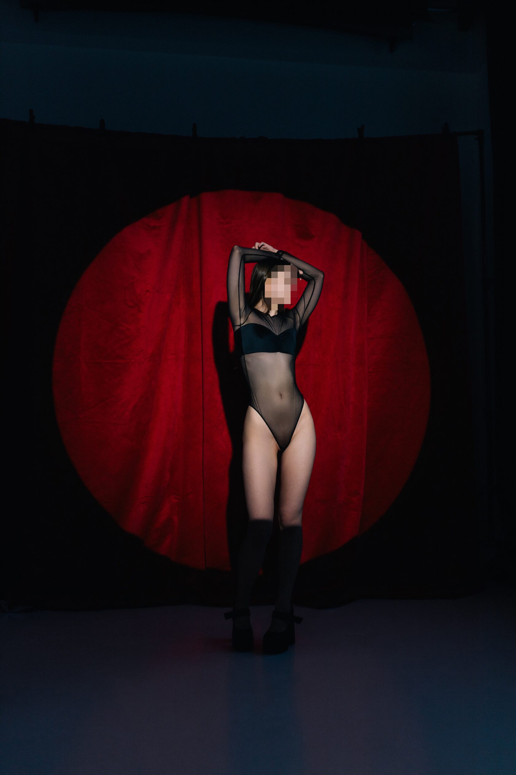 Porno videolar bilan haqiqiy qizlar guruhi