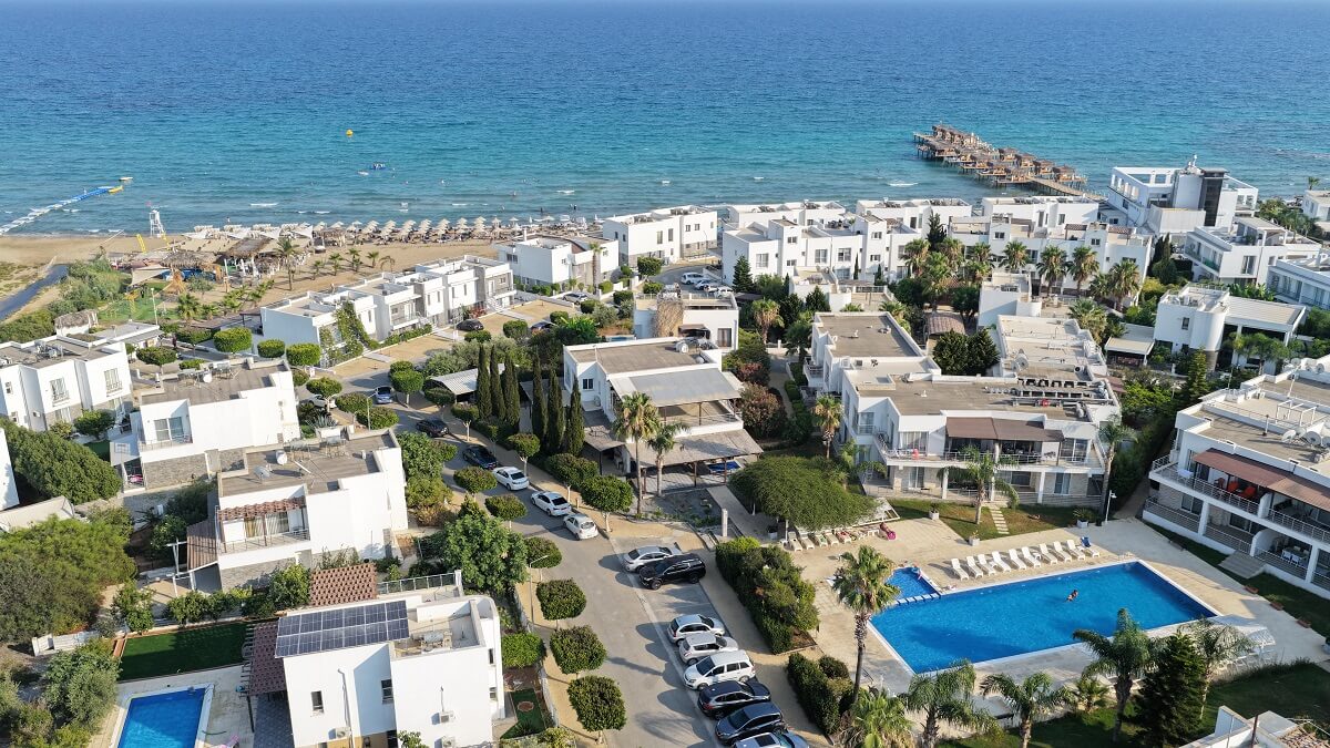Caesar Beach - вид сверху