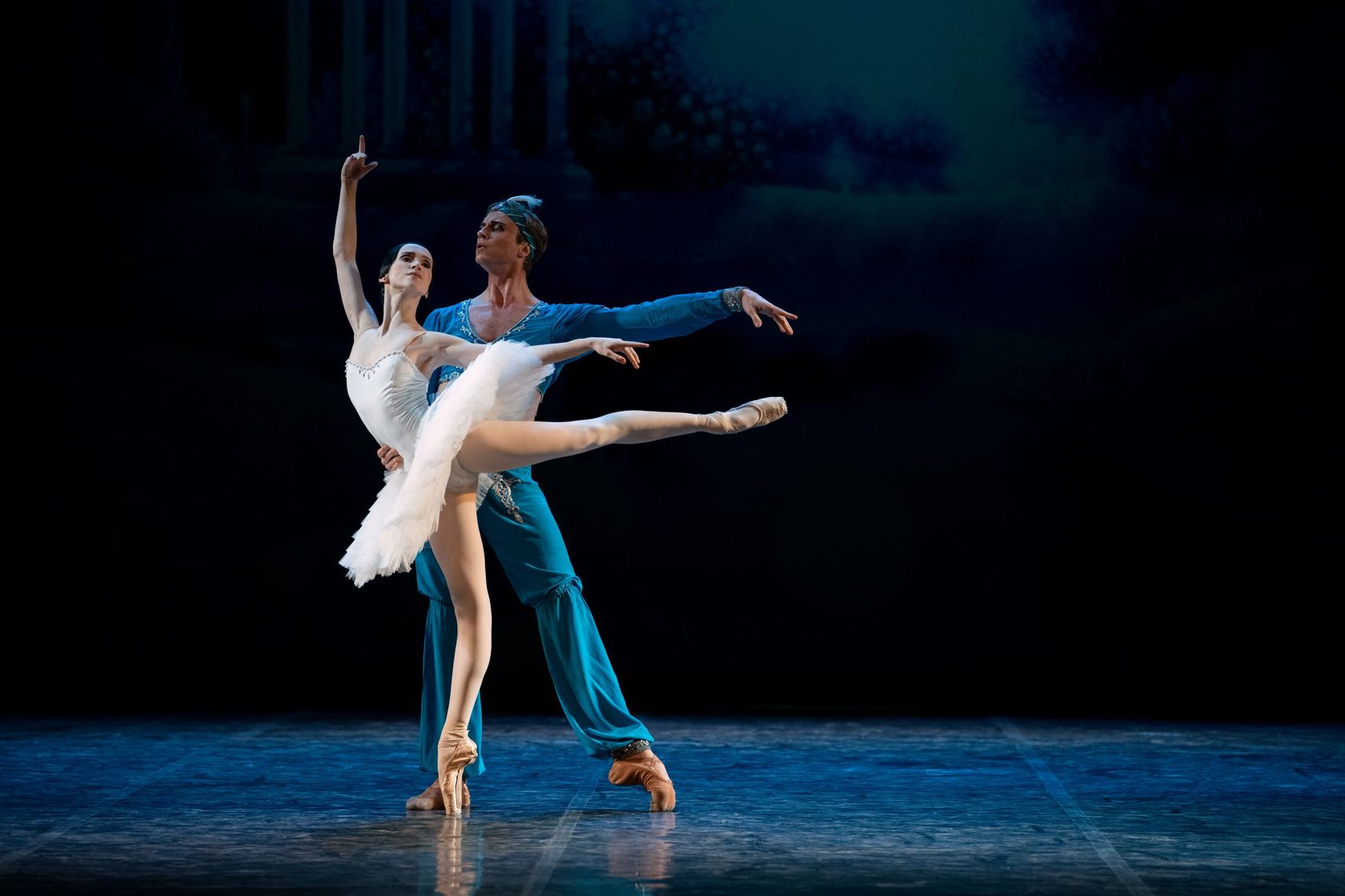 New york city ballet баланчина. Балет полет. Якопо тисси большой театр. Балет трокадеро де монте-карло. Раймонда григорович балет.