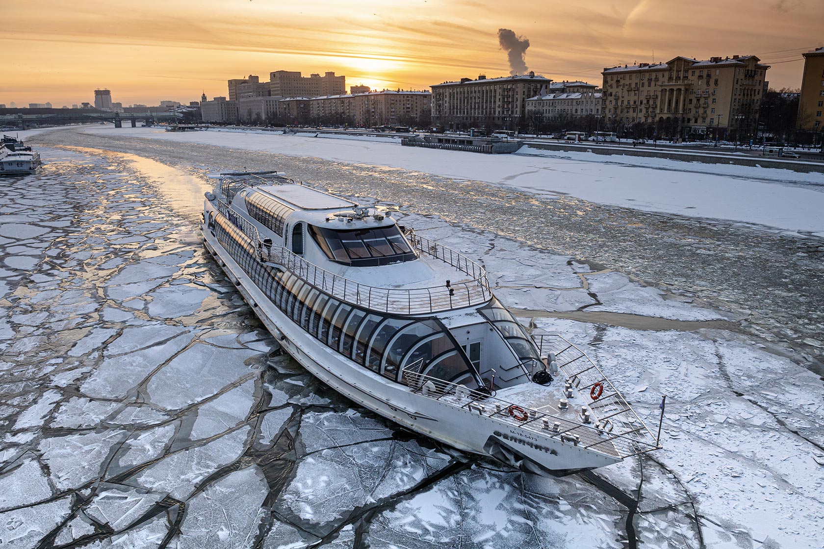 Корабль на Москве реке Рэдиссон