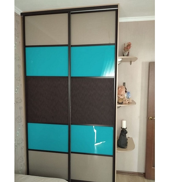 Базовый шкаф двери купе лакобель