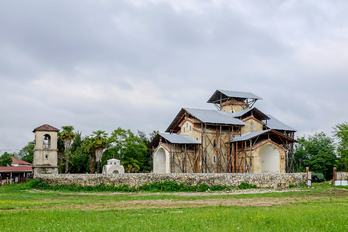 Лыхненский храм в Абхазии