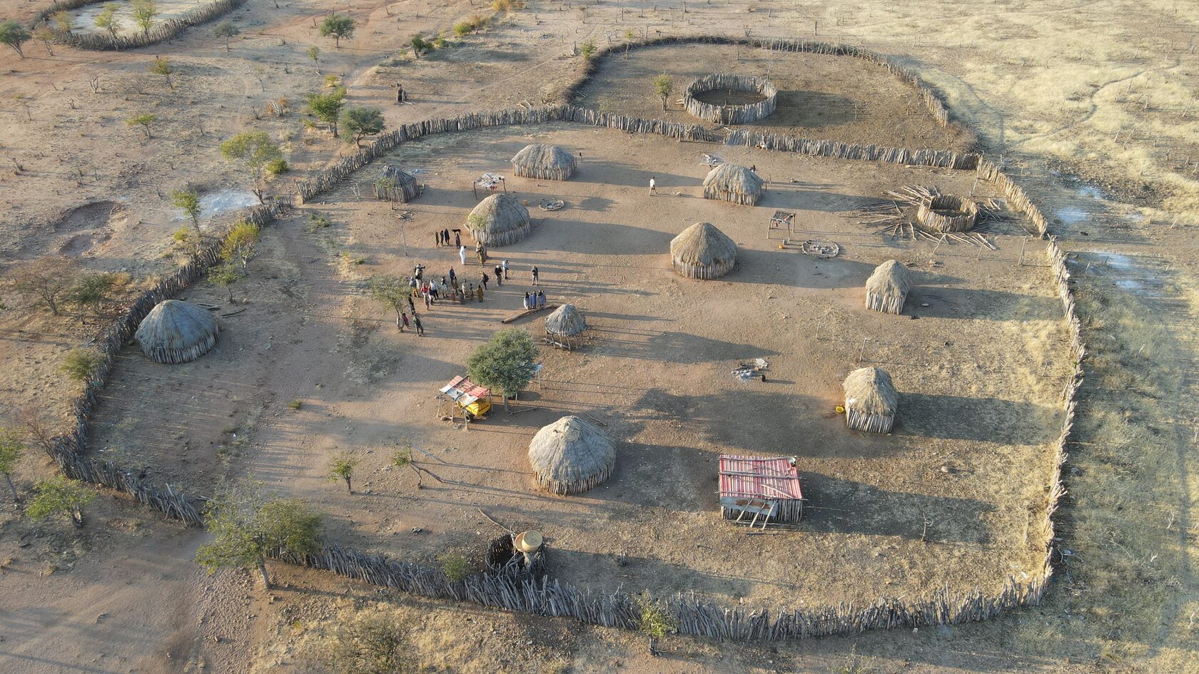 Onlayn porno: paypoqda tepada yurgan ayol