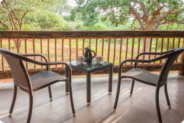 Лоджия в отеле у реки Окаванго - Тур в Ботсвану, Замбию и Зимбабве