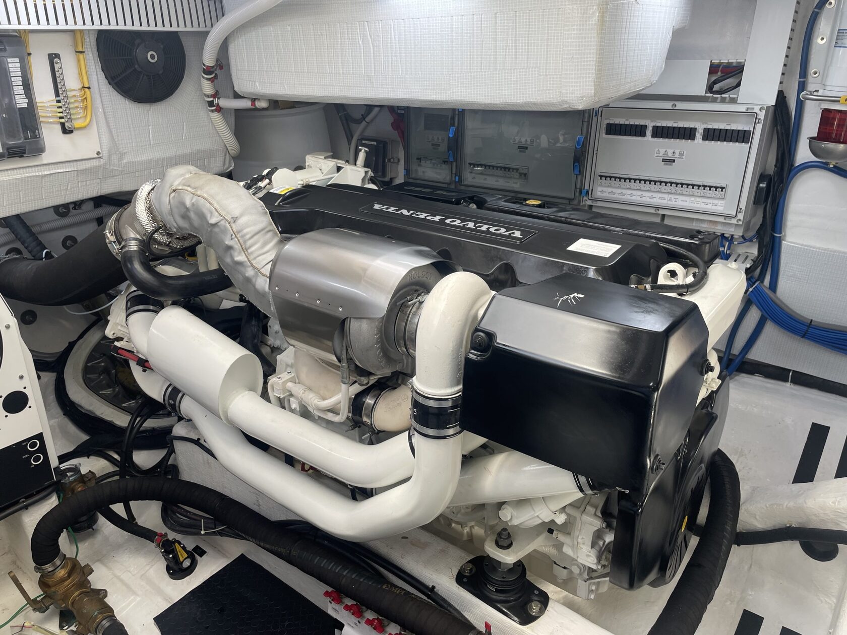 Ремонт двигателя Volvo Penta в цехе VEHART