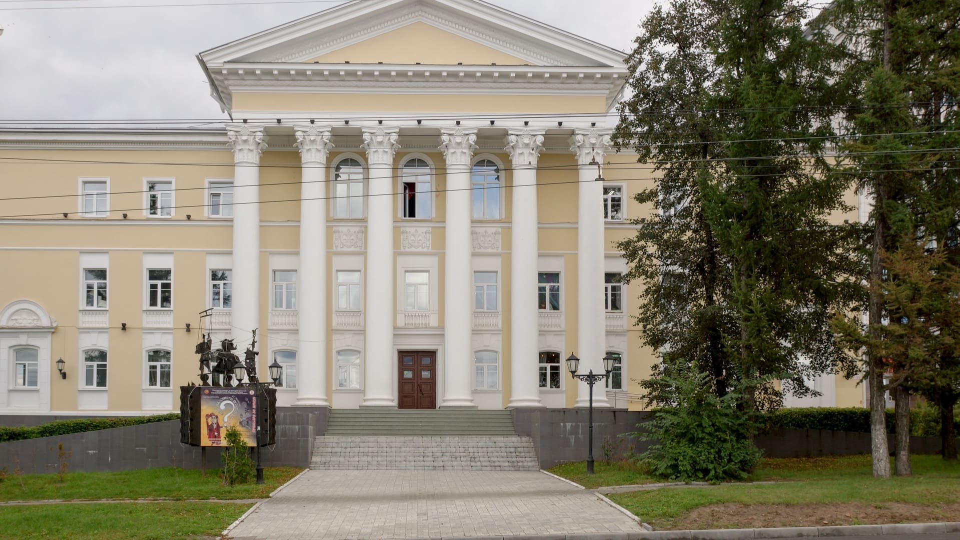 Было и стало: фотографии старых и современных Чебоксар