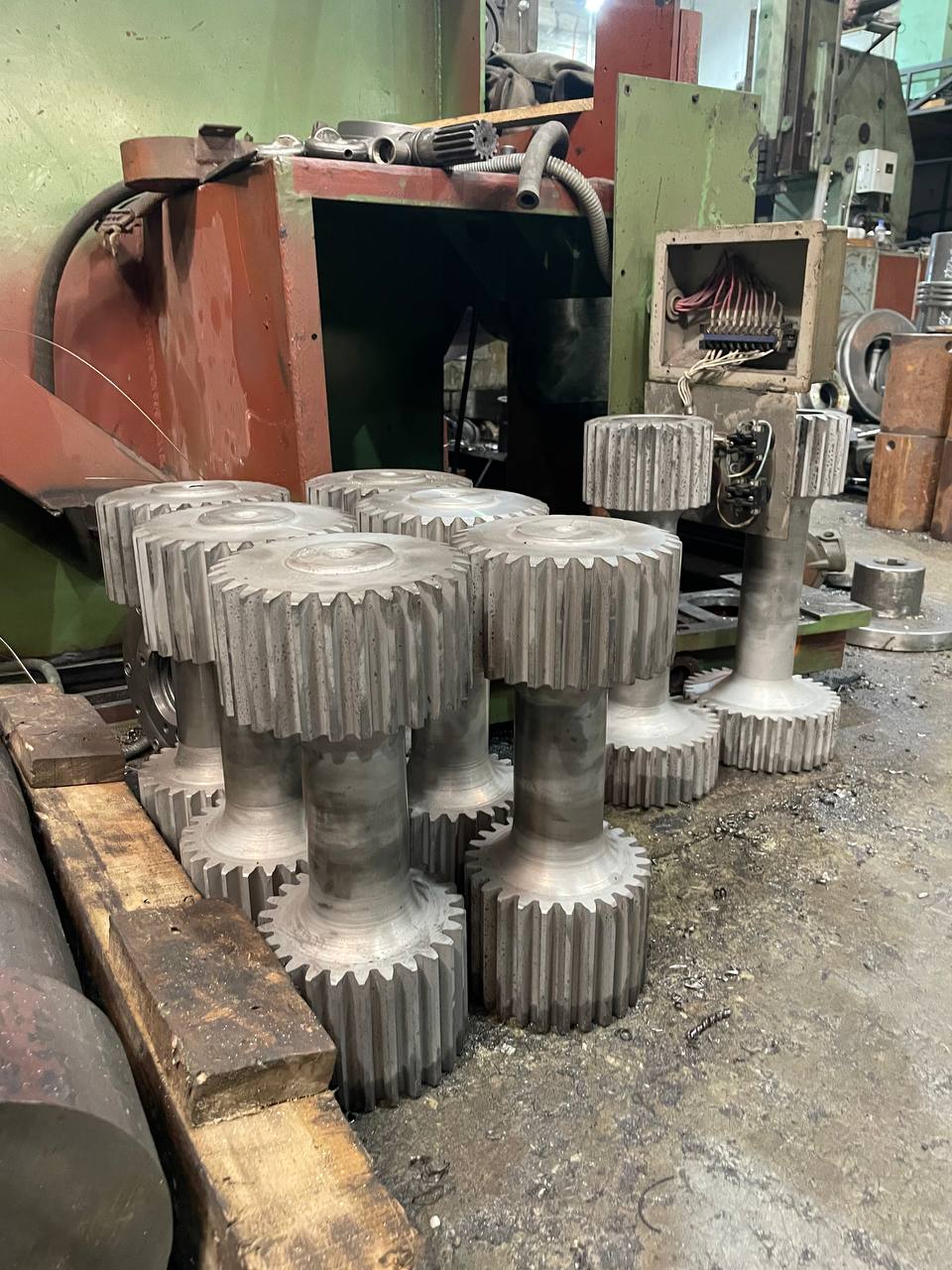 Торсионы для экскаватора ЭКГ из стали 38Х2МЮА — производство и отгрузка