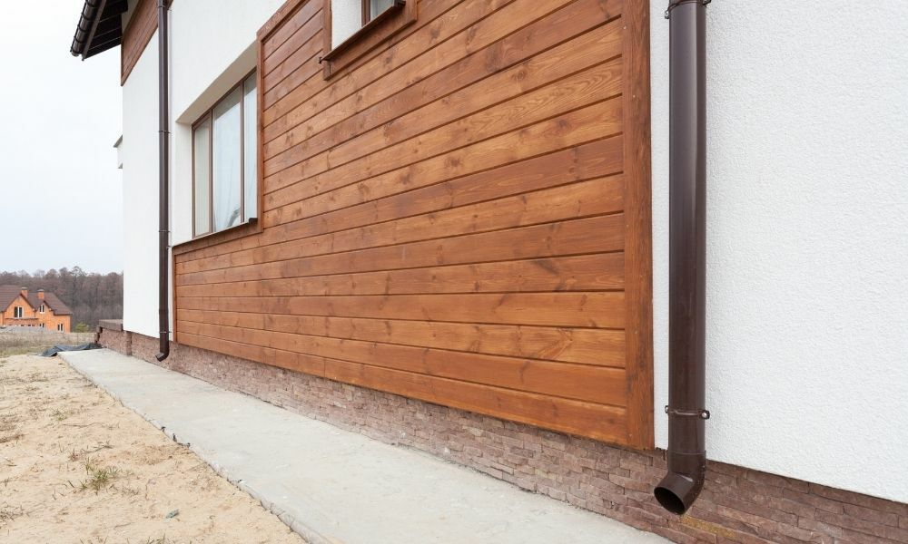 What You Should Know About Using Reclaimed Wood Outside
