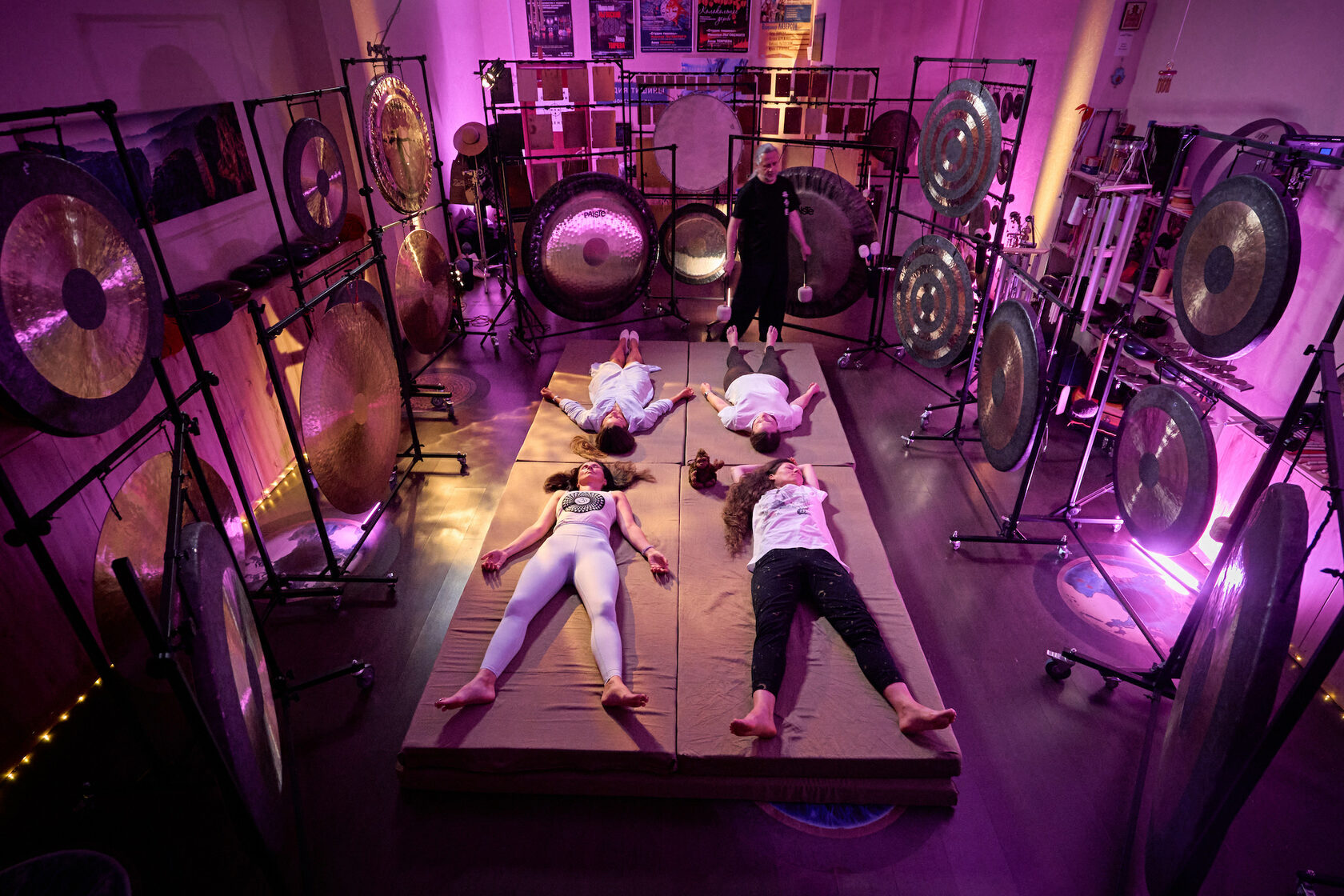 Гонг медитации москва. Гонг медитации москва. Студия тишины москва. Древний китайский гонг. Гонг медитации москва.