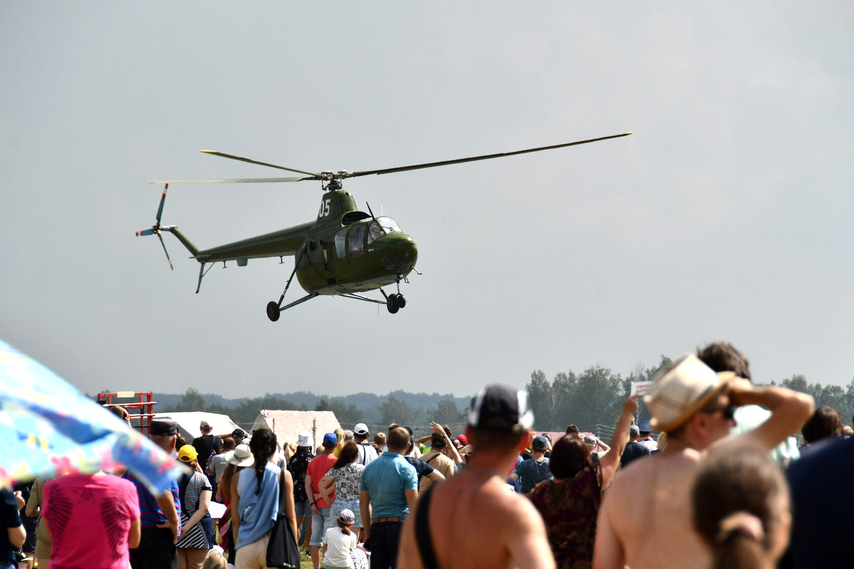 Кубинка авиашоу. Русские витязи пилотажная группа состав. Су 30 стрижи. Пилотажная группа стрижи и русские витязи. Первушино день авиации 2016.