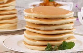 Приготовление панкейков на молоке на сковороде: шаг 12