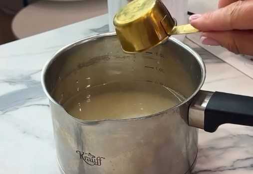 Приготовление клубничного ликёра в домашних условиях: шаг 4