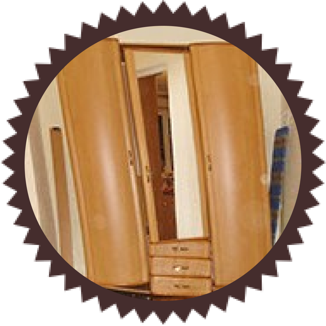 шкаф деревянный