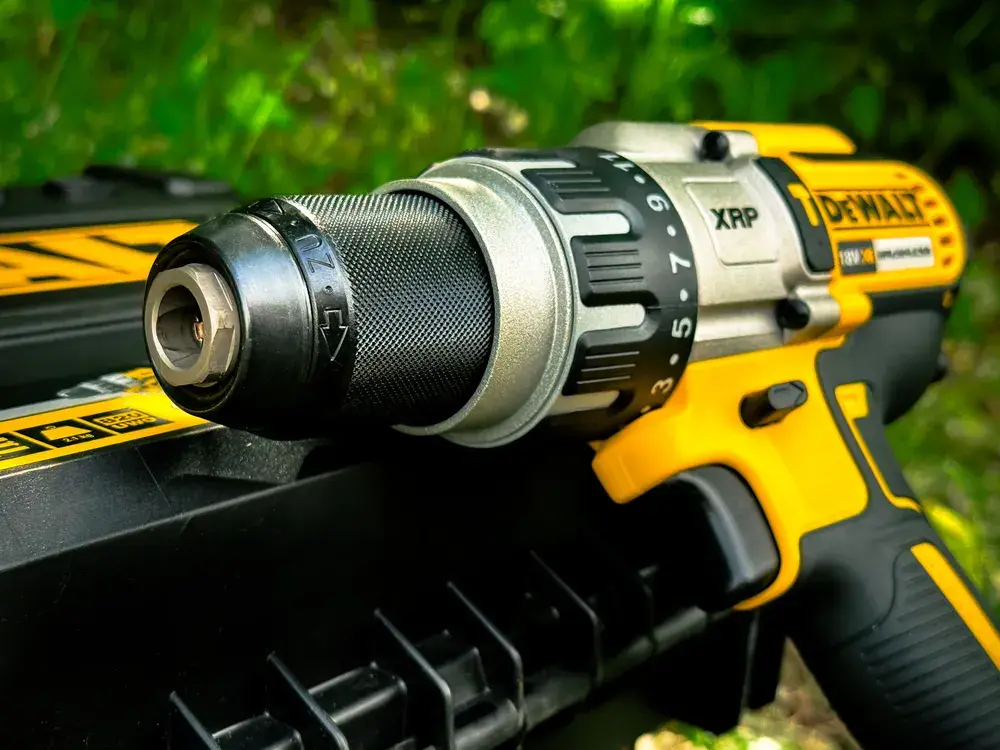 Шуруповерт DeWALT DCD996P2