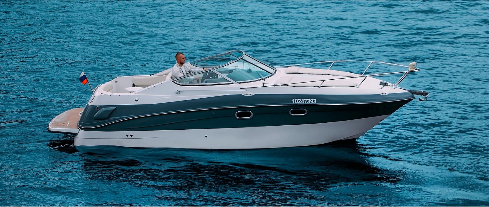 Катер Neo для вечерних прогулок на катере