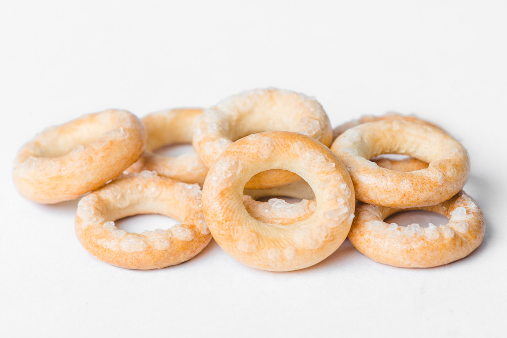 Сушки на фруктозе. Бублик сдобный. Бублики и сушки. Бкк сушка малютка. Бублик печенье.