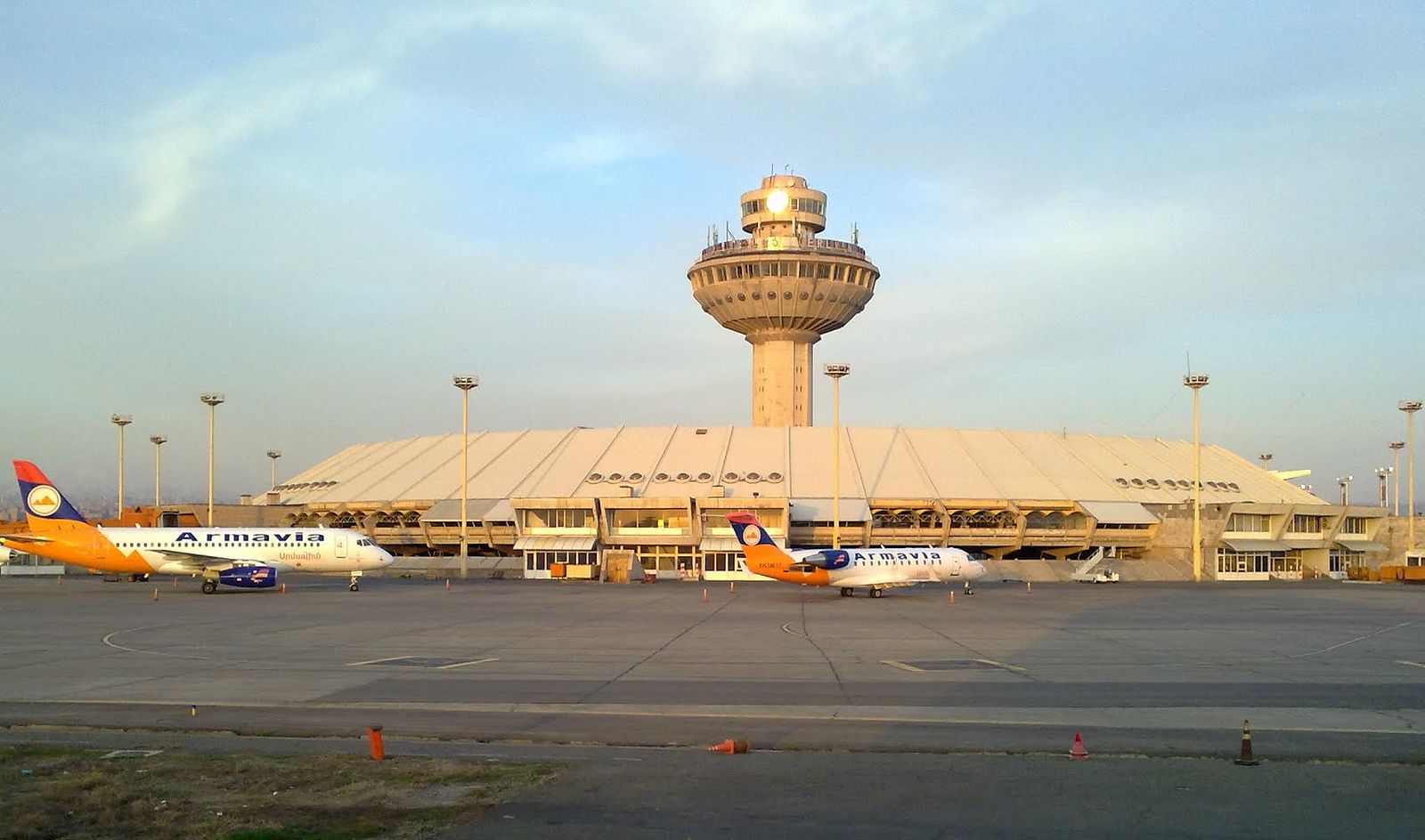 Сайт аэропорта звартноц. Аэропорт Армении Ереван. Международный аэропорт Звартноц. Армянский аэропорт Звартноц. Аэровокзал «Звартноц» в Ереване.