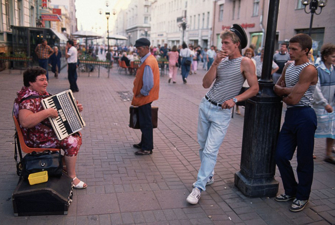 Повседневная жизнь россии в 1990