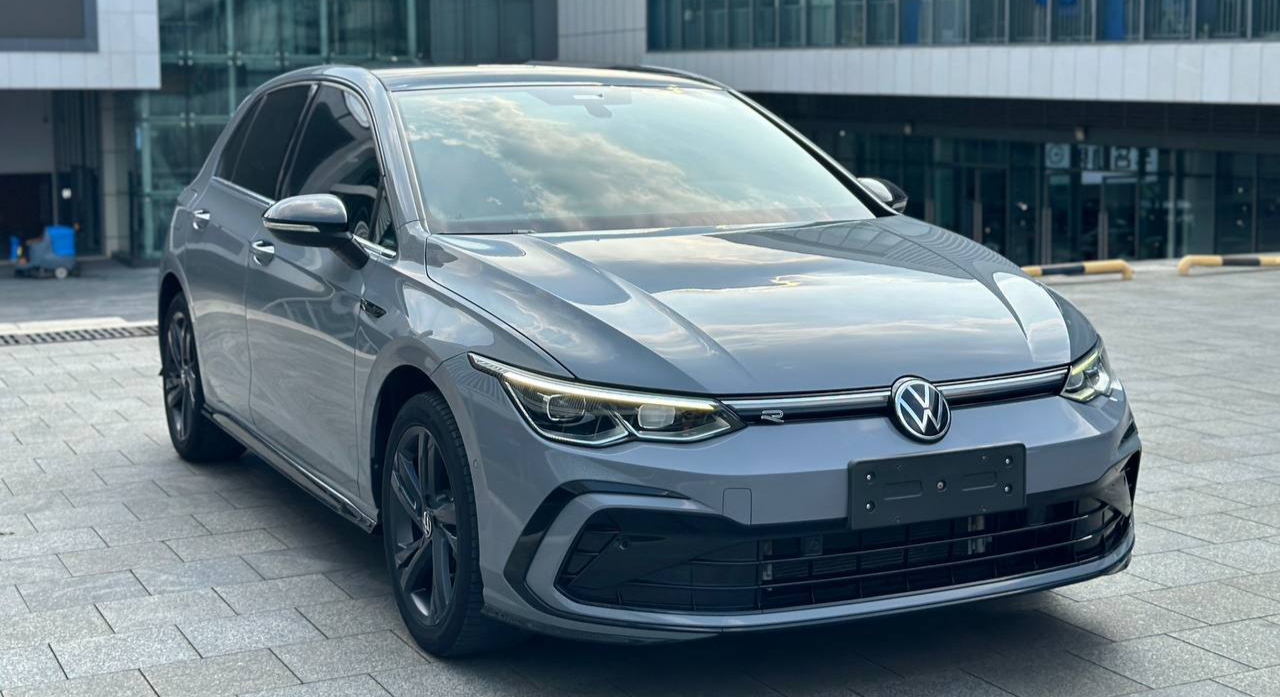 Volkswagen Golf R-Line