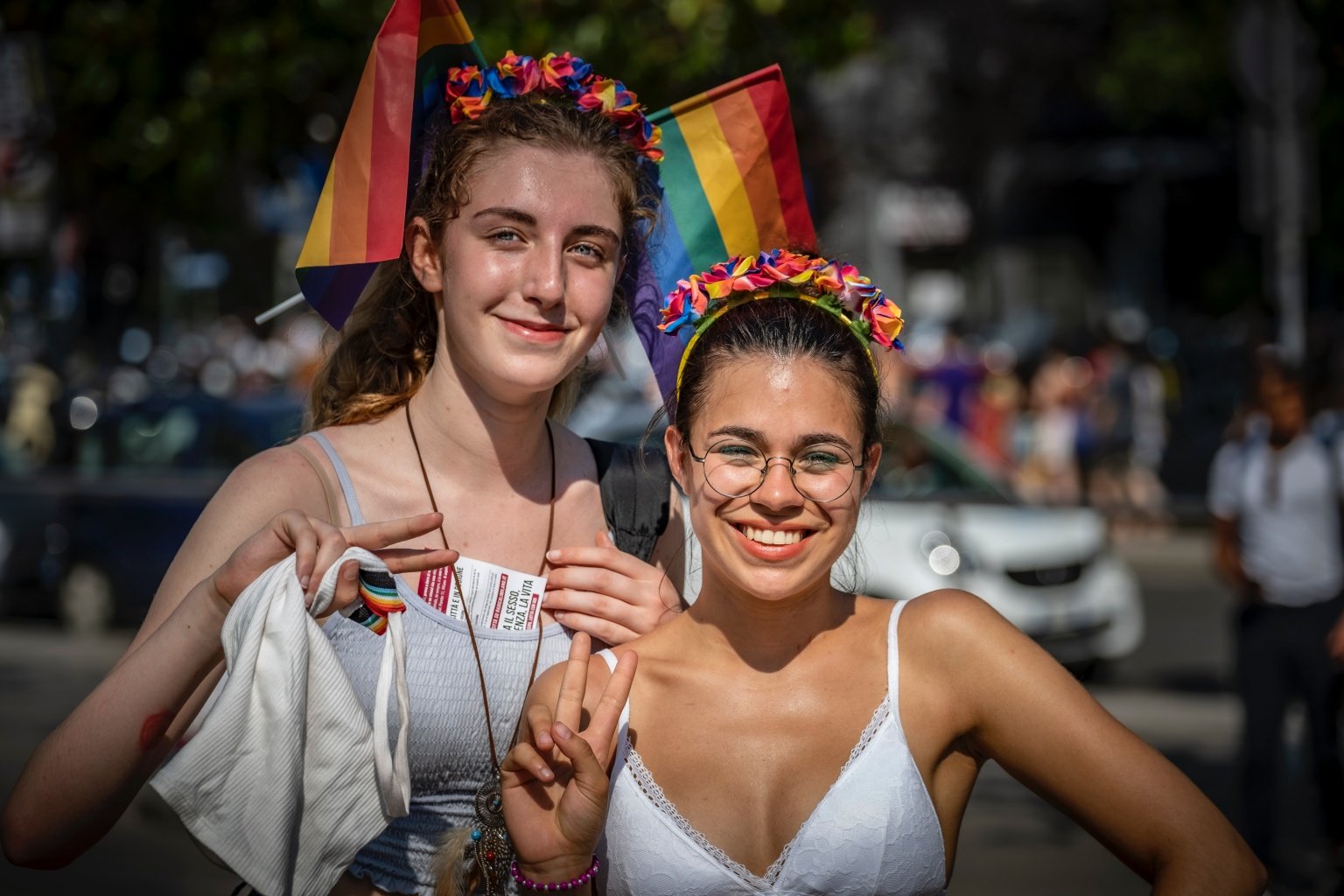 Просмотр бесплатных фото. Женщины на улице в жару. Унсплеш. Teen LGBT. Форум фестиваль фотосток.