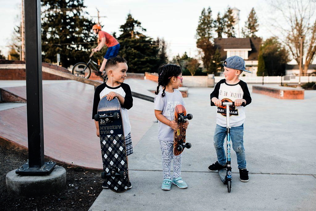 Обучение детей на скейте