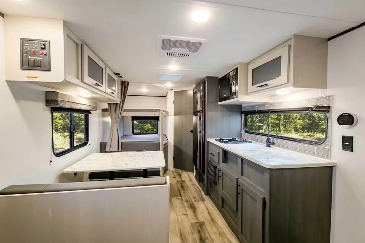 Travel Trailer, фотография 2