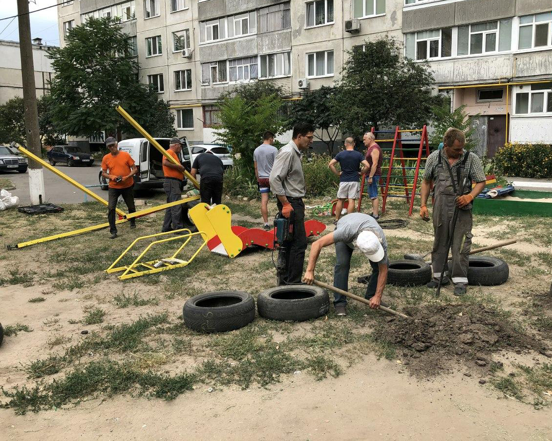 установка площадки во дворе