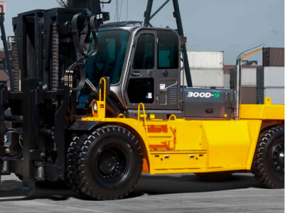 Дизельный вилочный погрузчик Hyundai 300d-9