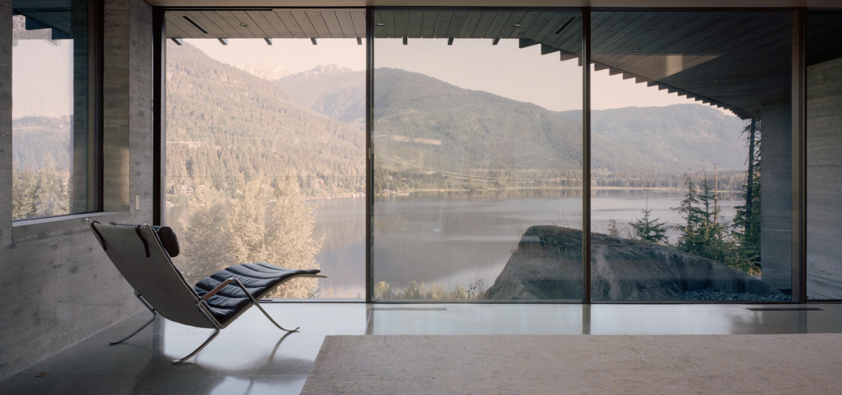 Участок за городом. Современный загородный дом. Продюсирование стройки.