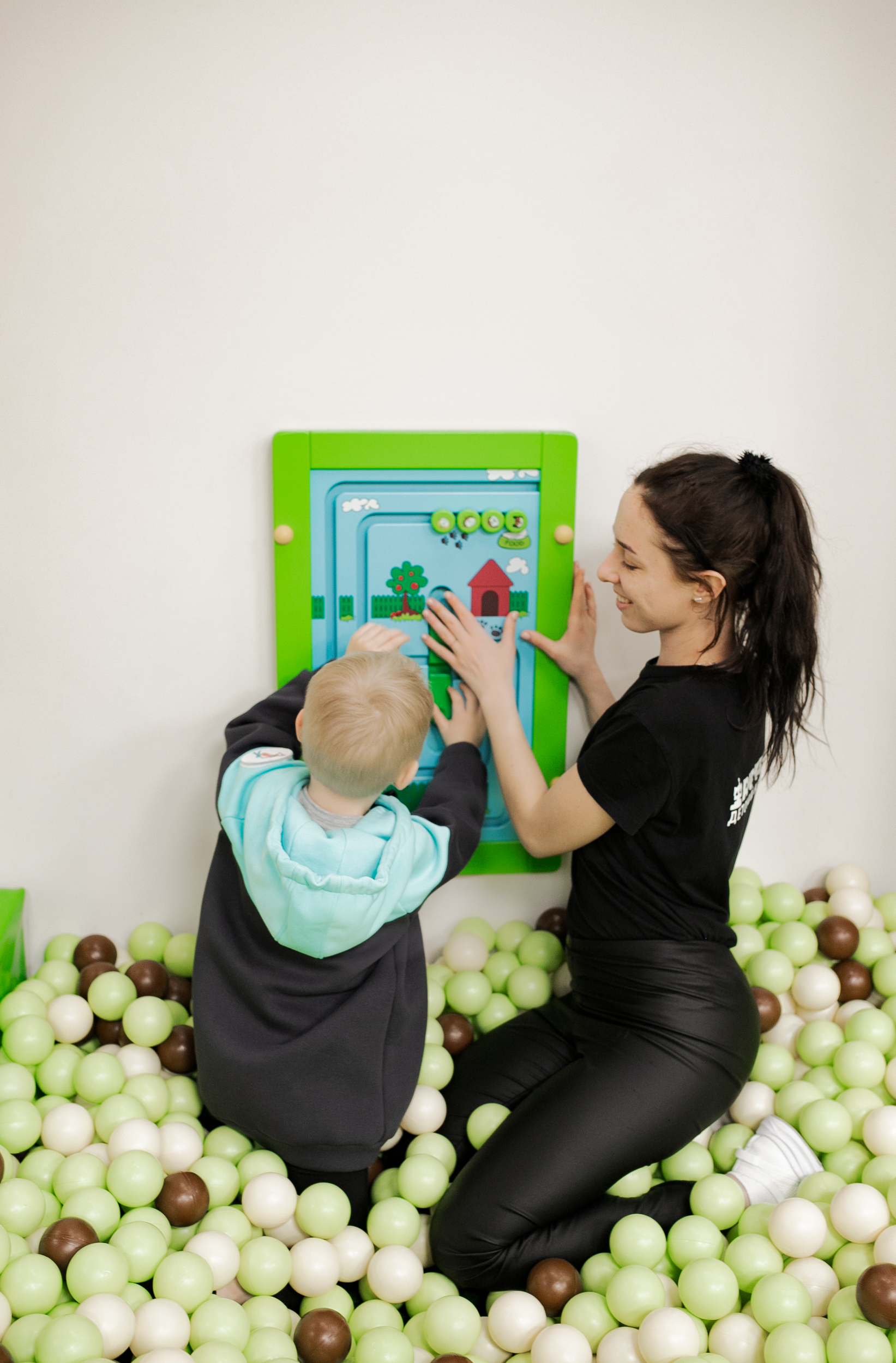 детский клуб riders. детский клуб riders. афиша выставки. детский клуб riders.