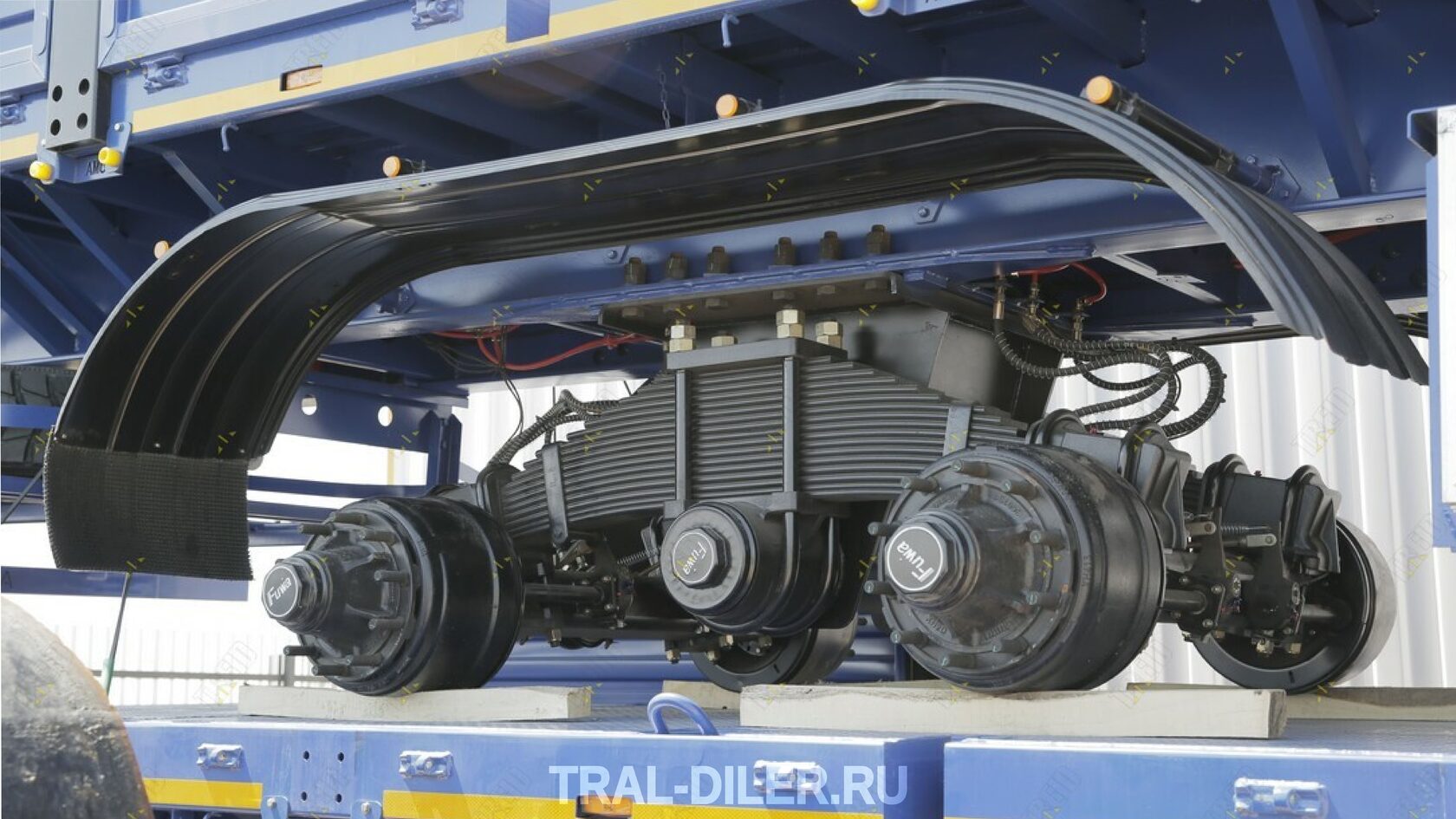 Рессорно-балансирная подвеска на бортовом полуприцепе AMUR LYR9500JSR