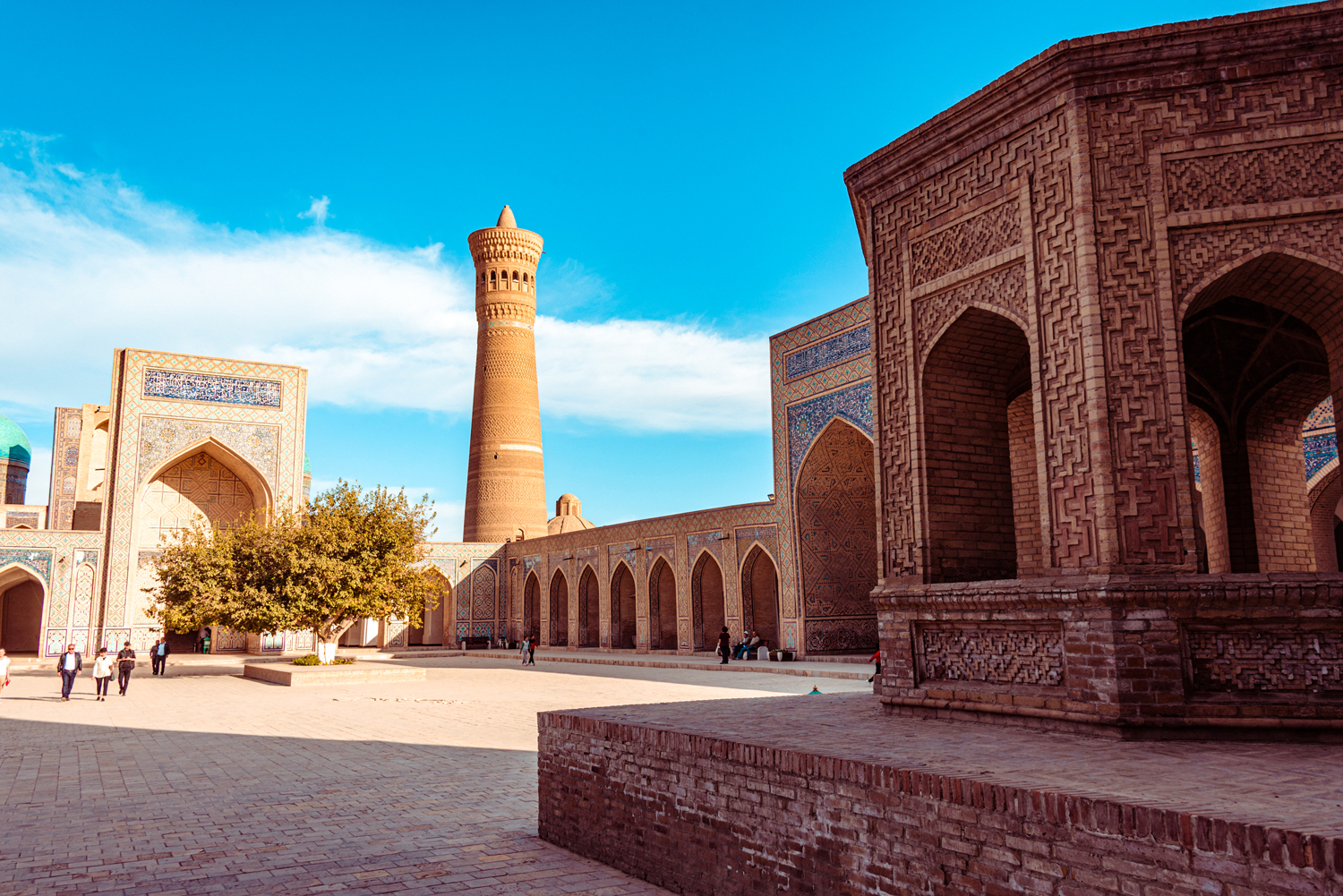 Buxoro telefon. Древняя бухара. Узбекистан бухара. Минарет калян в бухаре. Buxoro telefon.