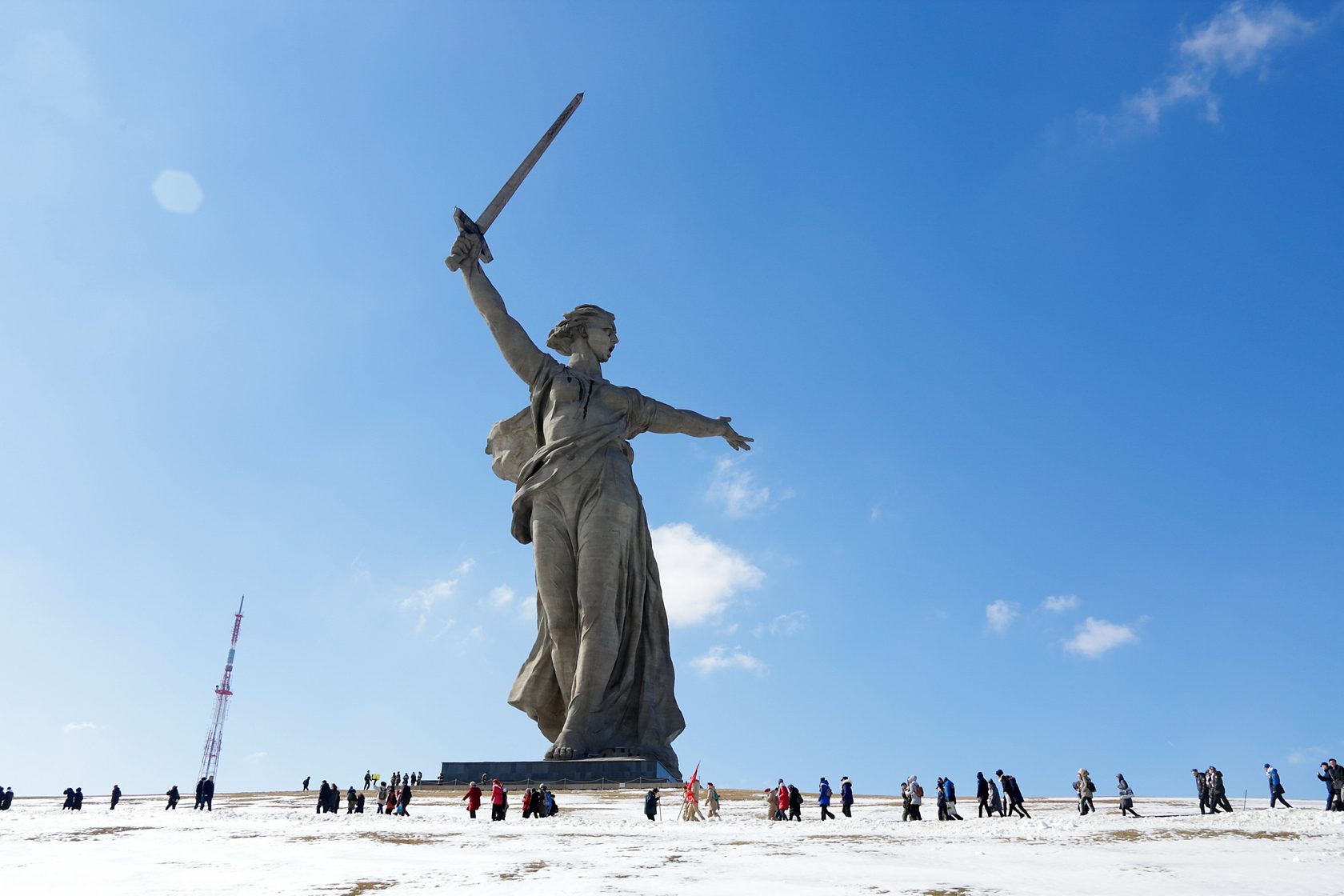 Памятник в волгограде 8 букв