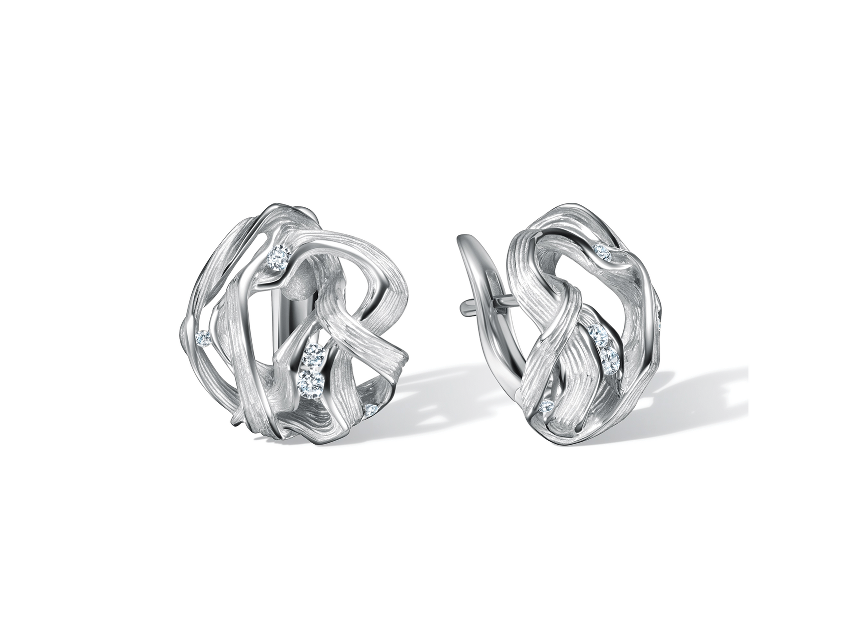 Серебрянные серьги коллекции СОЛОМКА SOLOMKA с бриллиантами ювелирного бренда LARANX