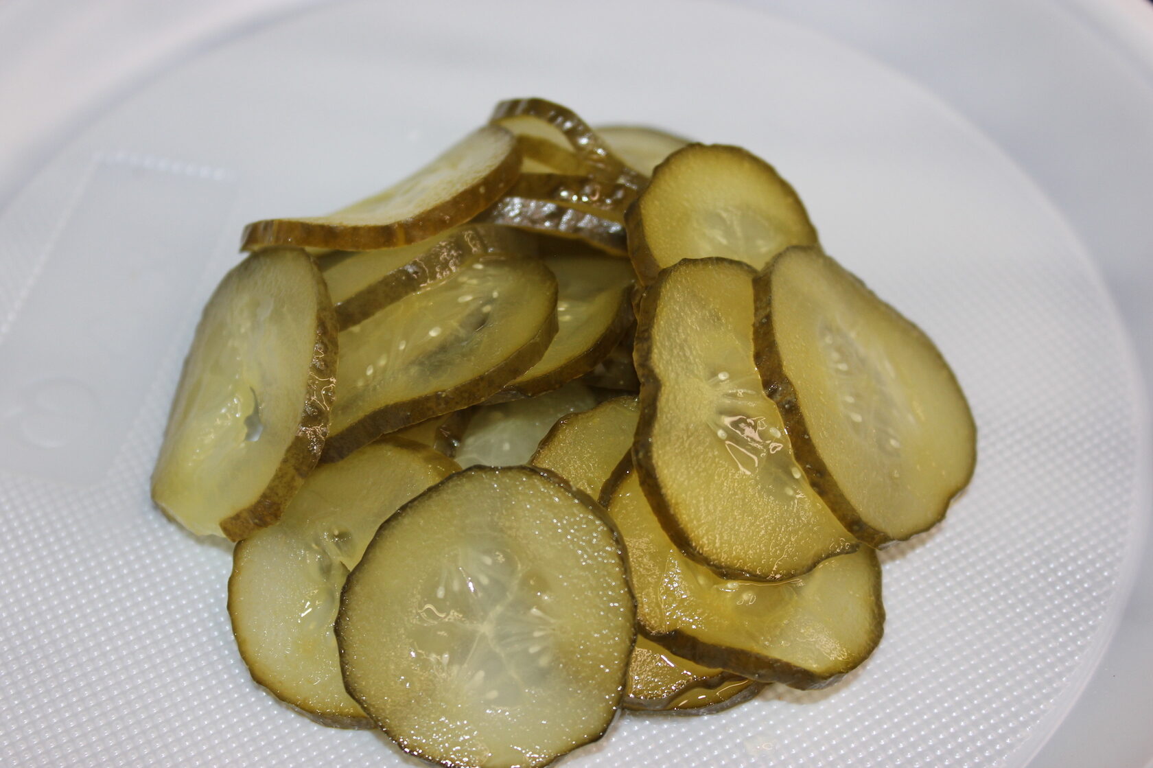 Огурцы маринованные резанные слайсами Посольские