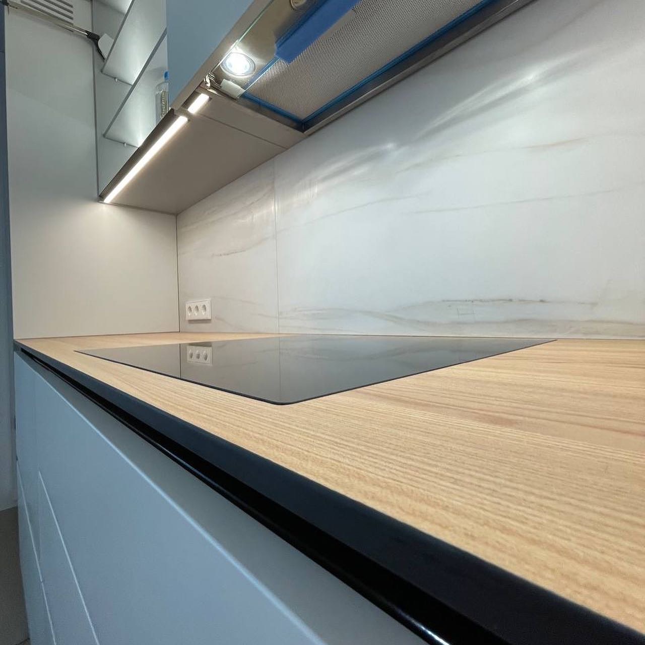 Монтаж кухонной столешницы из HPL компакт-плиты