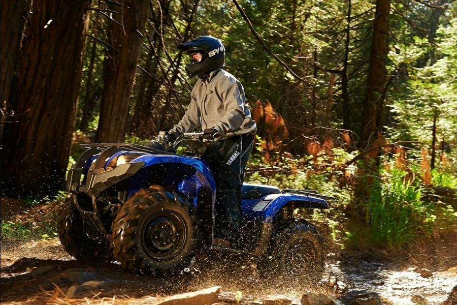 фото нанесения макияжа на лицо девушки 