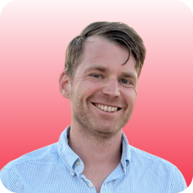 Валерия Кадочникова, Product manager Profitbase, девушка с короткой стрижкой, блондинка, в черной футболке