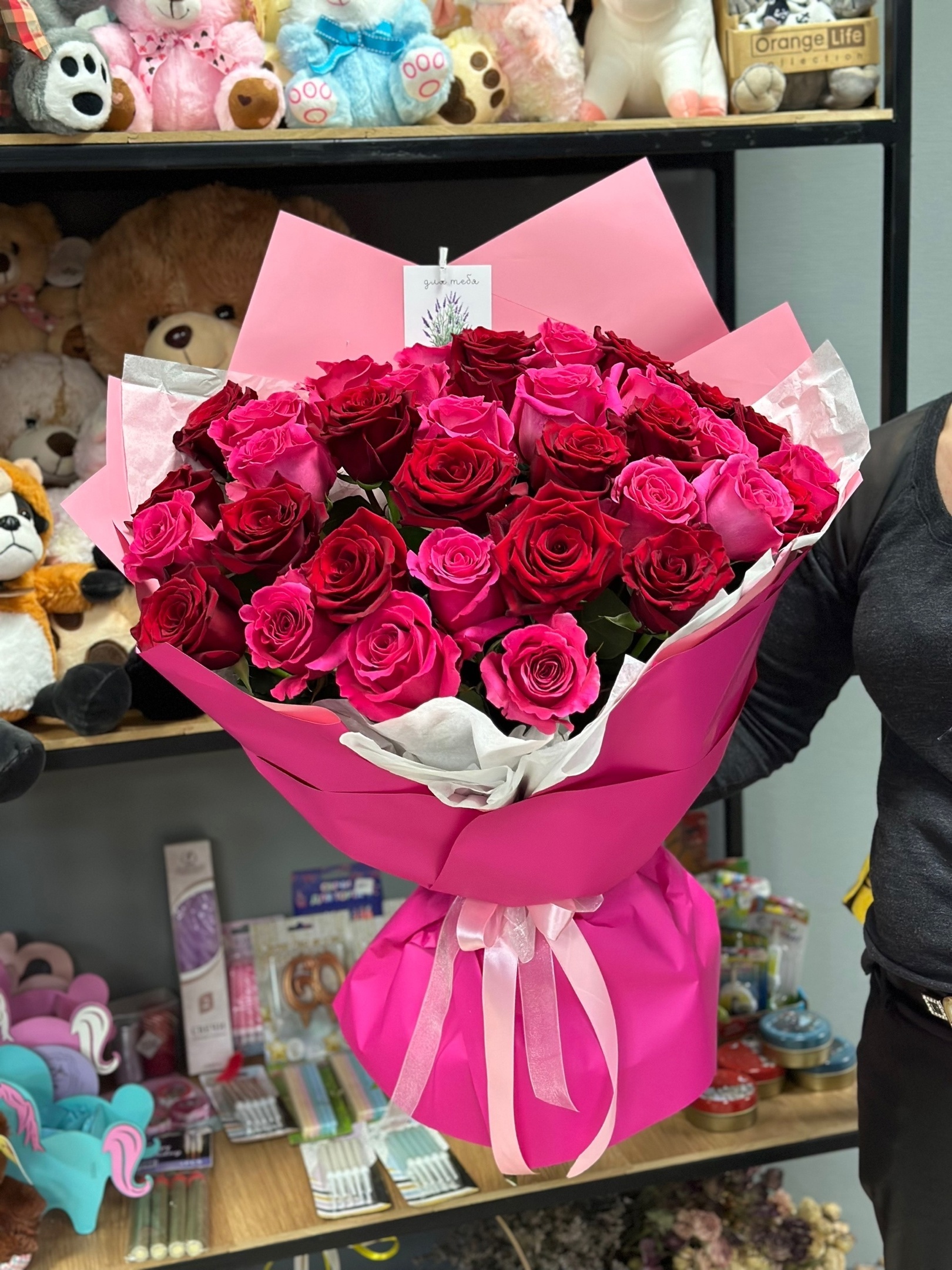 Бесплатная доставка цветов по Калуге.