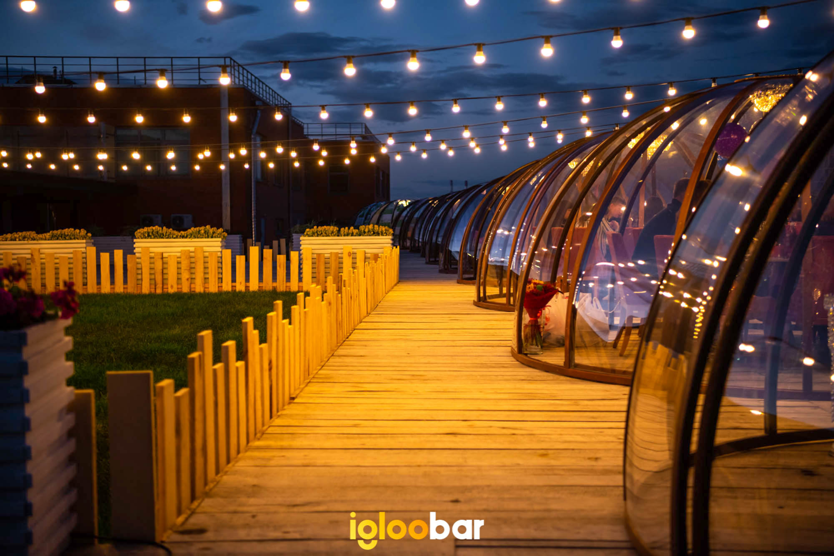 Igloobar Ростов. Капсульный ресторан Москва на крыше. Igloobar Тульская. Кафе иглу на крыше в Москве.