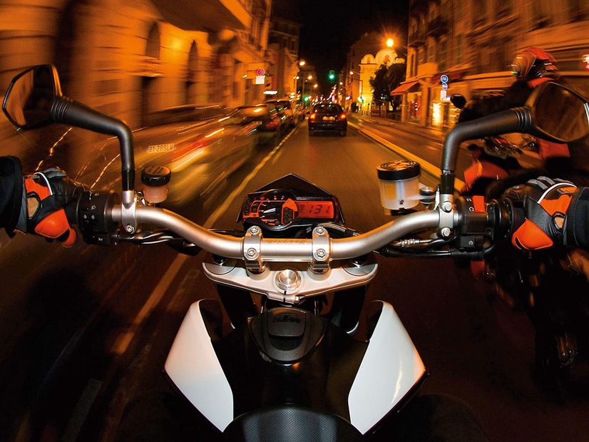 фото нанесения макияжа на лицо девушки 