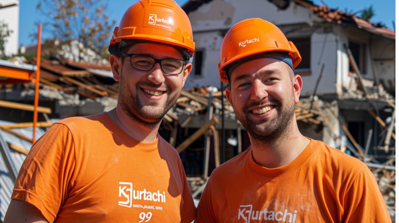 два служители на фирма за кърти чисти извозва