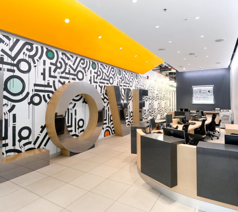 Imagina hablar inglés con fluidez y confianza. Con la metodología innovadora y el apoyo personalizado de ILAC, ese sueño está a tu alcance.