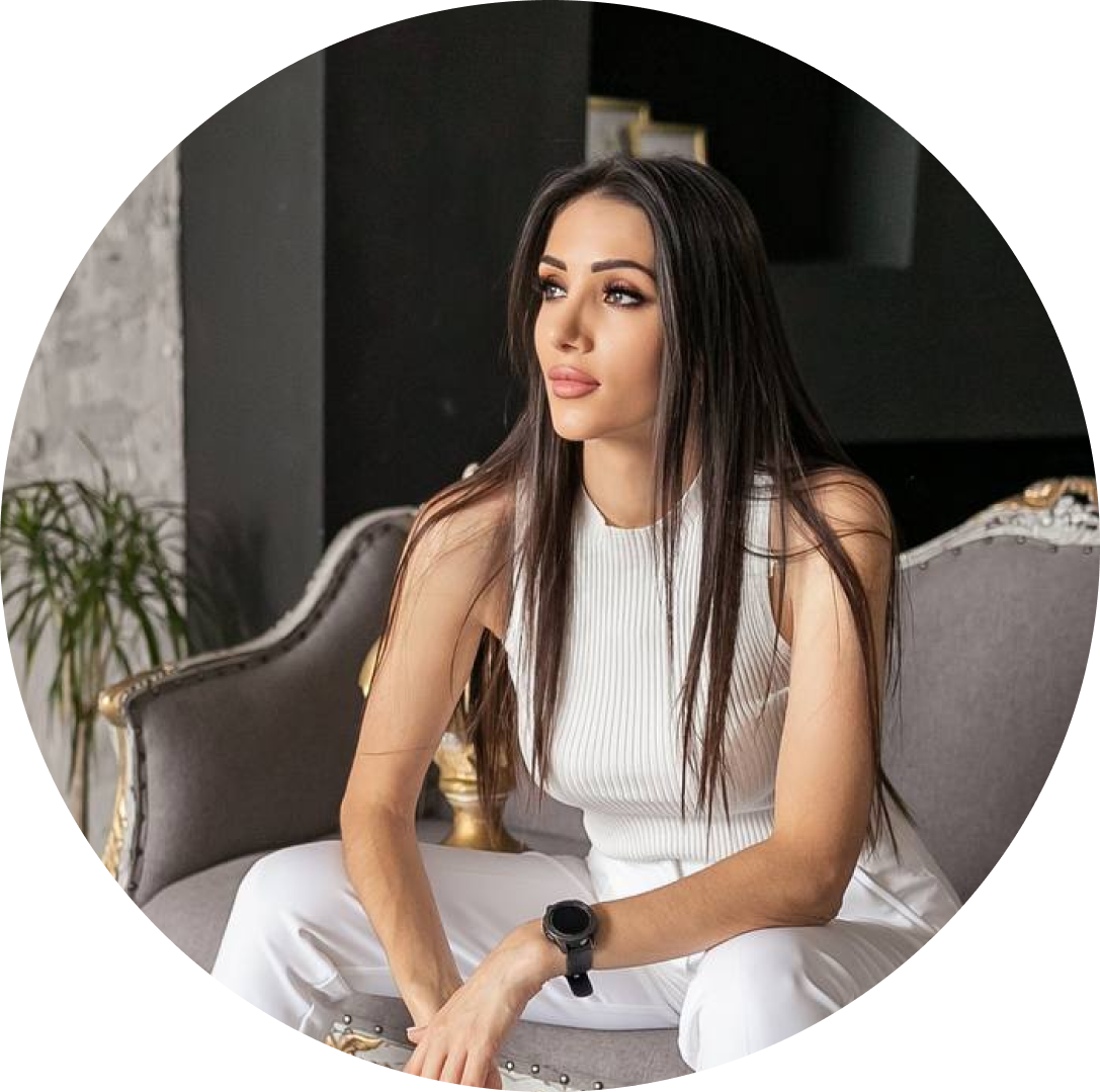 мастер маникюра и учитель студии