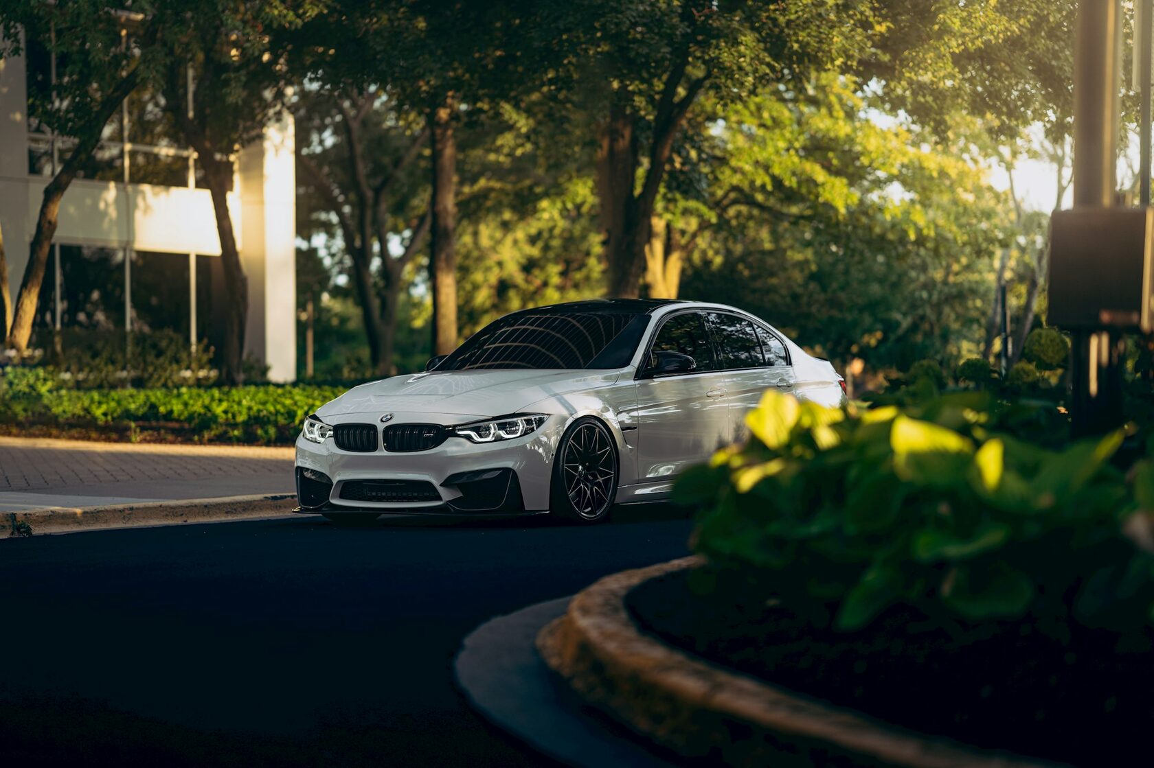 BMW M4 — вид сбоку