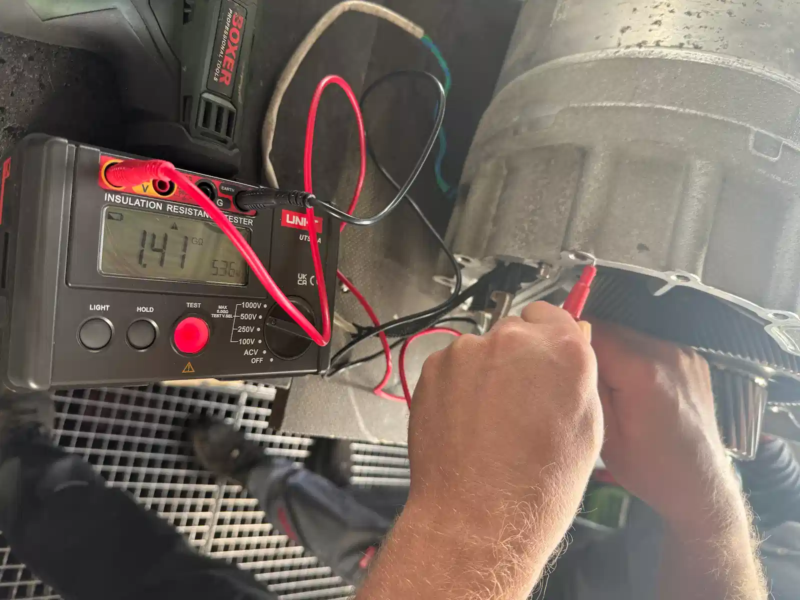 Tesla BMS_w172 und BMS_u008 Fehleranalyse Batterieheizung und Drive Unit Reparatur