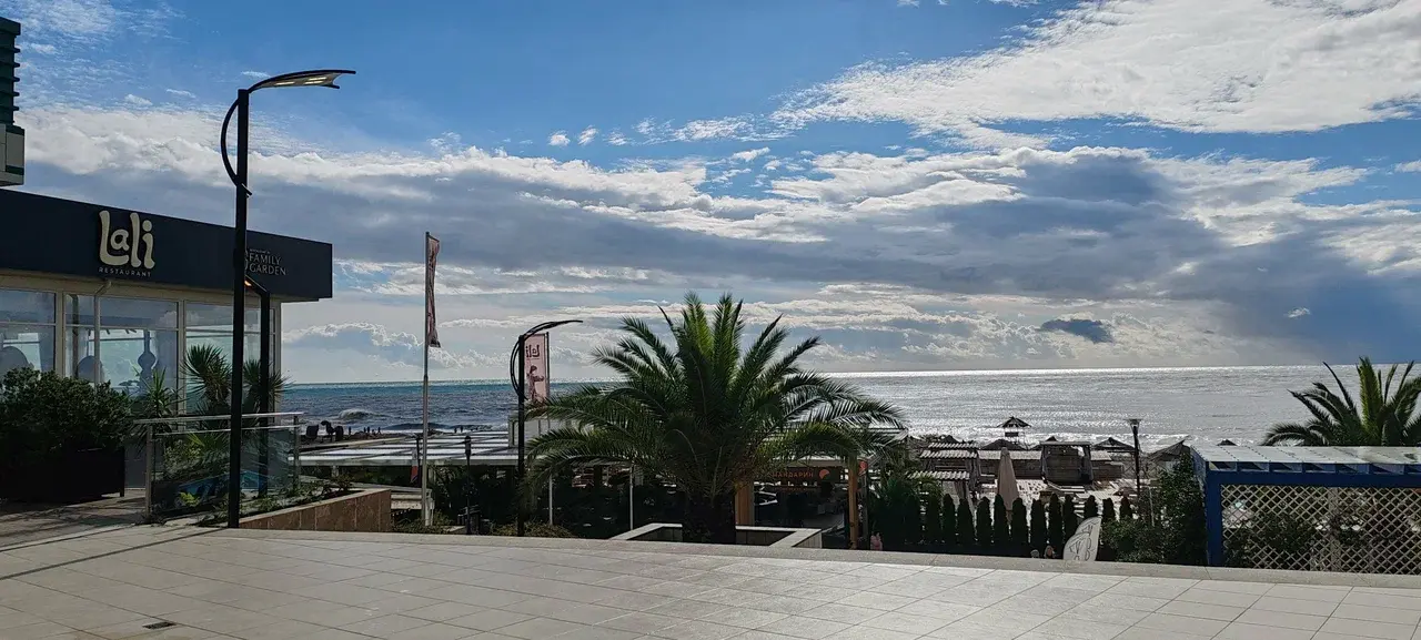 Вид зала, интерьер