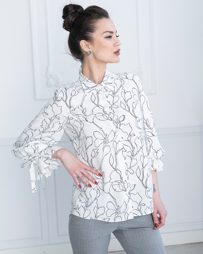 Блуза MediS, белая с чёрным паттерном