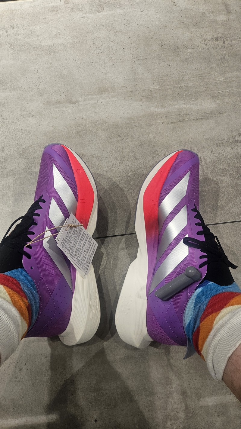 Примерка беговых кроссовок Adidas Adizero
